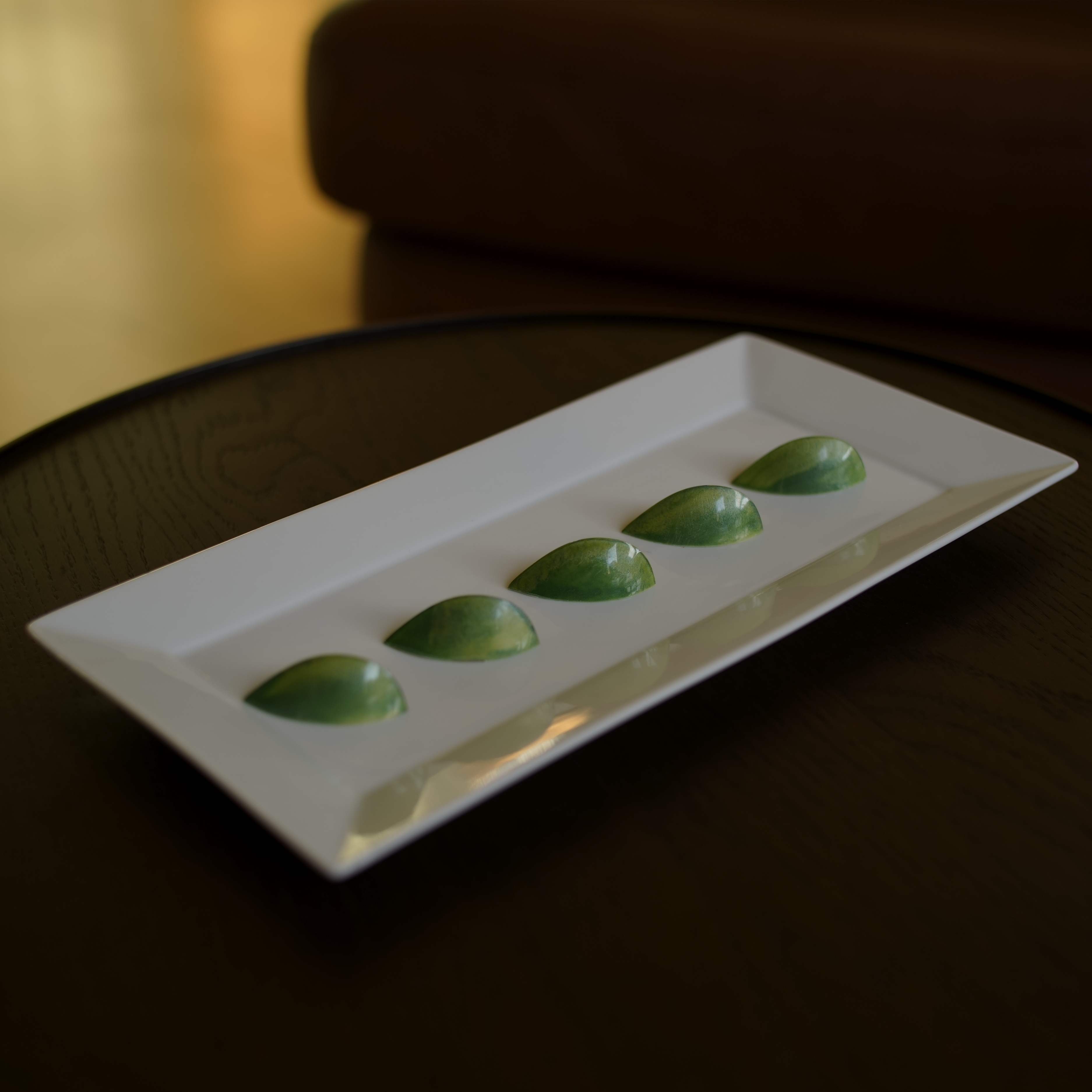 Calvadospraliner på fat